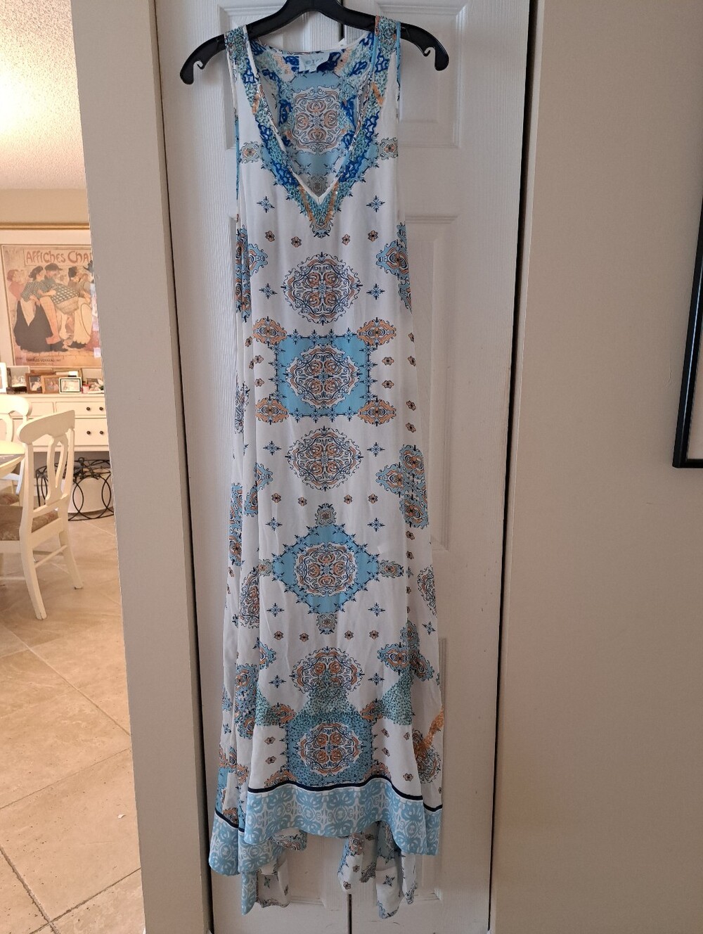 TAJ by Sabrina Silk White Blue Peach  Aysemetrical VNeck Medallion Print  M EUC